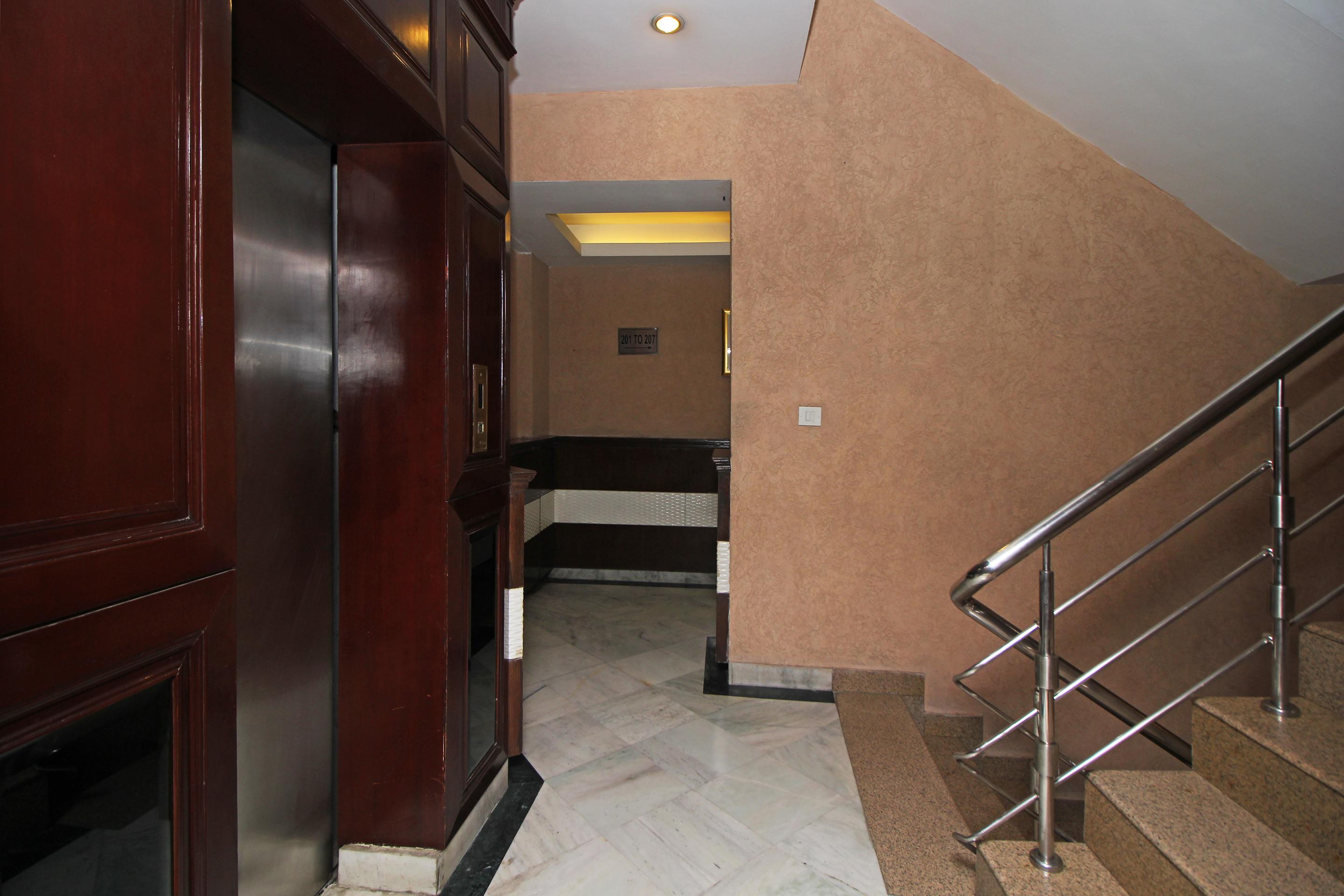 ניו דלהי Oyo 5915 Hotel Swagath מראה חיצוני תמונה